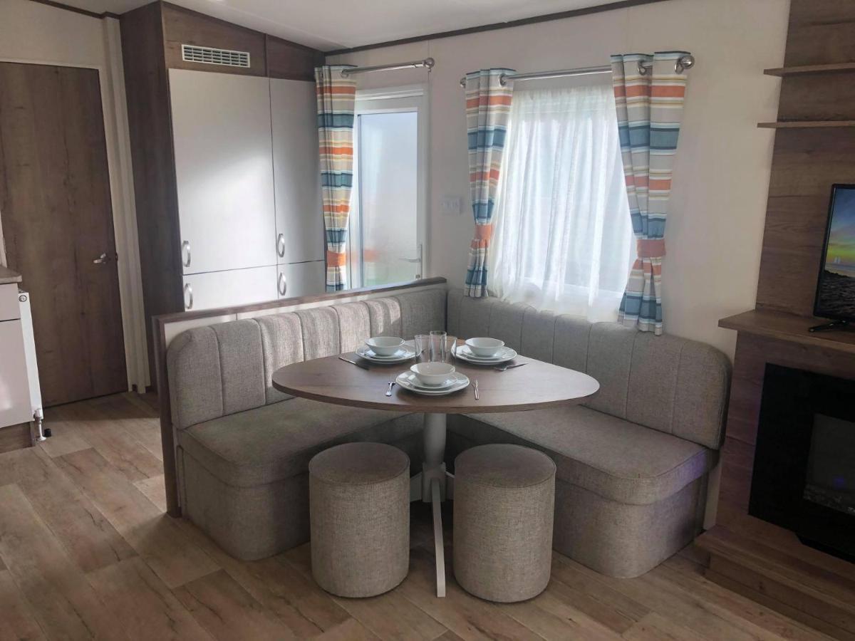 Larch Superior Holiday Home شابيل سانت ليوناردز المظهر الخارجي الصورة