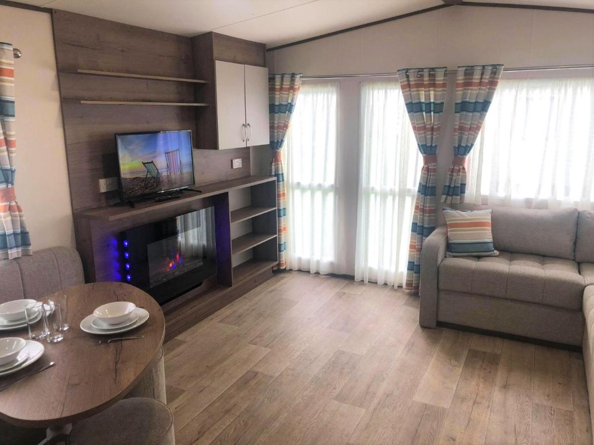 Larch Superior Holiday Home شابيل سانت ليوناردز المظهر الخارجي الصورة